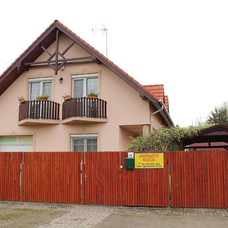 Imre Apartman Hajduszoboszlo Exterior photo